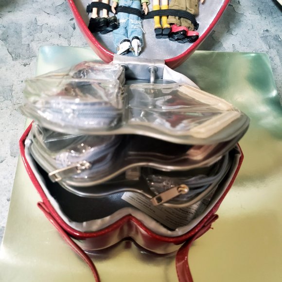 Bratt Doll Lips Carry all Case - Picture 5 of 7